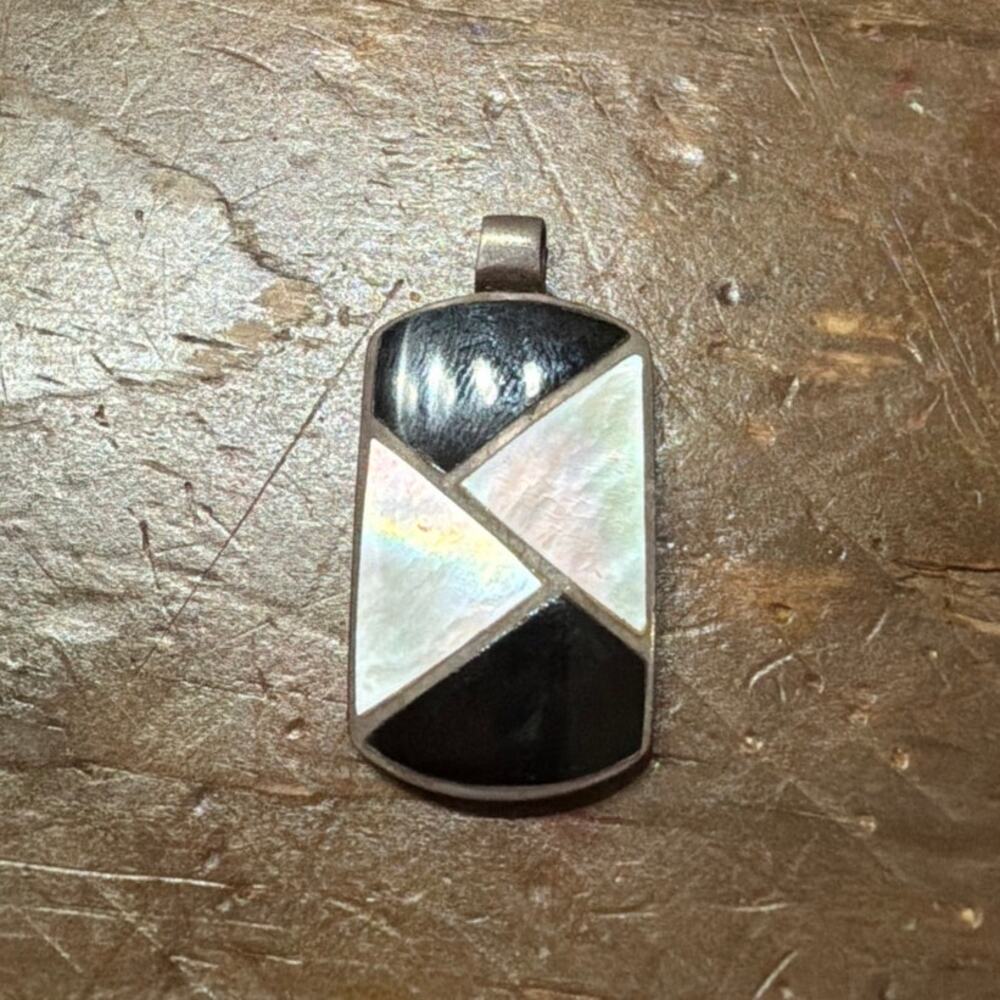 8g Vintage Sterling Silver 925 Mother of Pearl Inlay Pendant Geometric